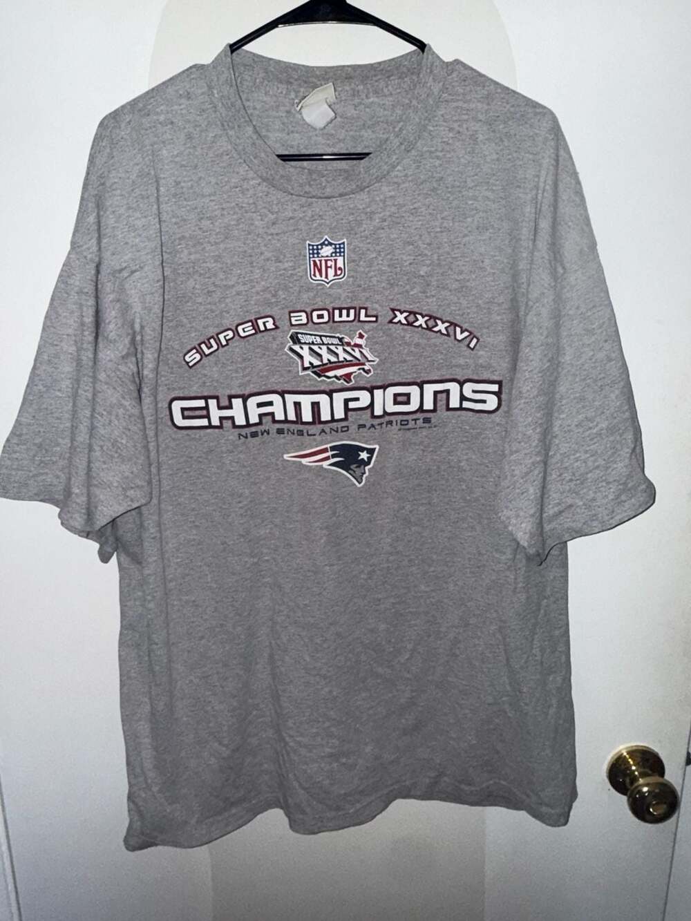 Vintage Lee Sport New England Patriots Super Bowl XXXVI Champions T-Shirt Grey